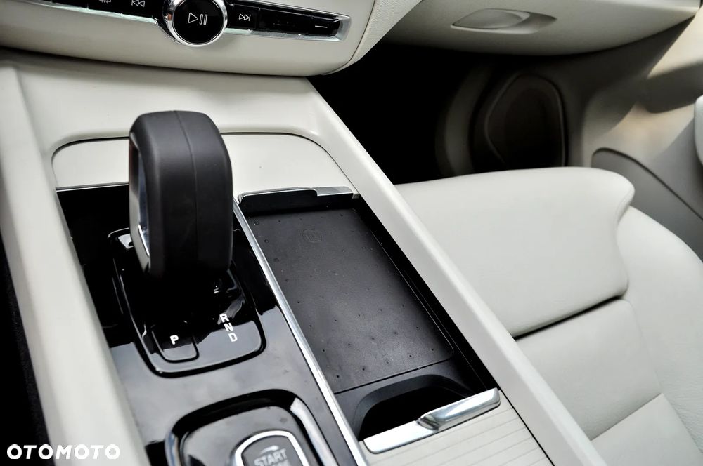 Volvo XC 60 T6 AWD Plug-In Hybrid Inscription - 32