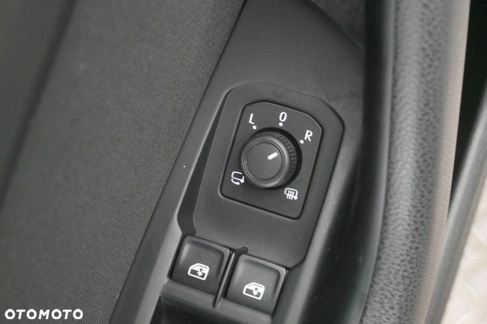 Volkswagen Passat 1.5 TSI EVO Business - 25