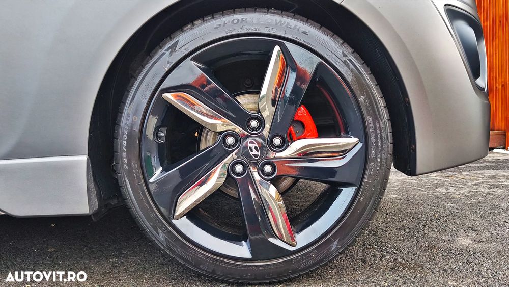 Hyundai Veloster 1.6 Turbo Matt Finish - 16