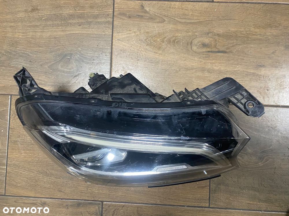 MERCEDES LAMPA X KLASA 470 W470 A4709060700 - 3