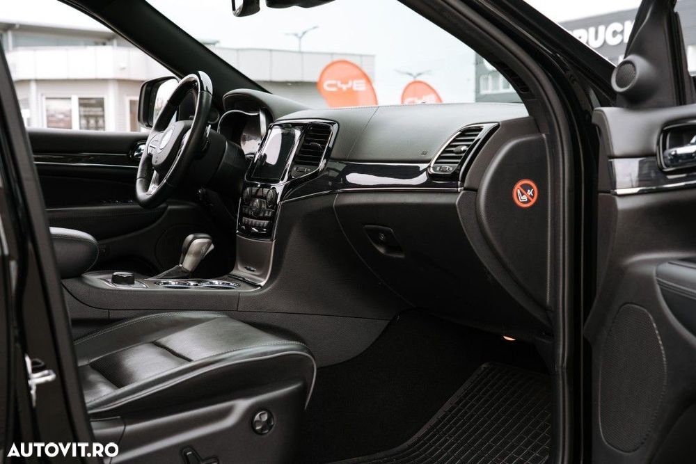 Jeep Grand Cherokee - 17