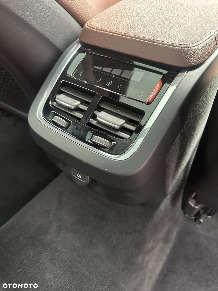 Volvo V90 Cross Country - 14
