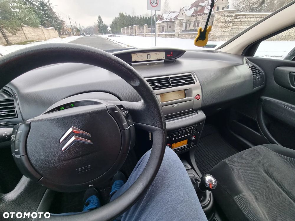 Citroën C4 1.4 16V Impress - 6