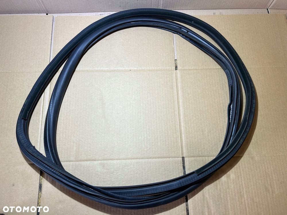 AUDI A3 8P 3D SLINE USZCZELKA DRZWI LEWE PRZEDNIE LEWY PRZÓD 8P3831721J - 1