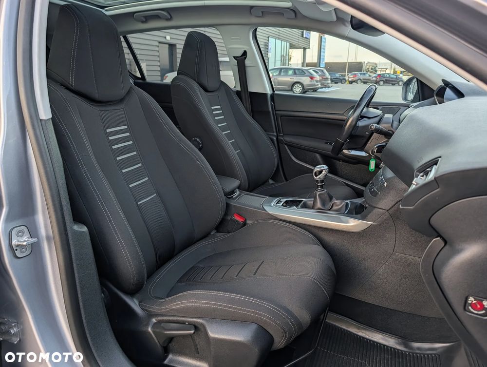 Peugeot 308 1.6 THP Allure - 16