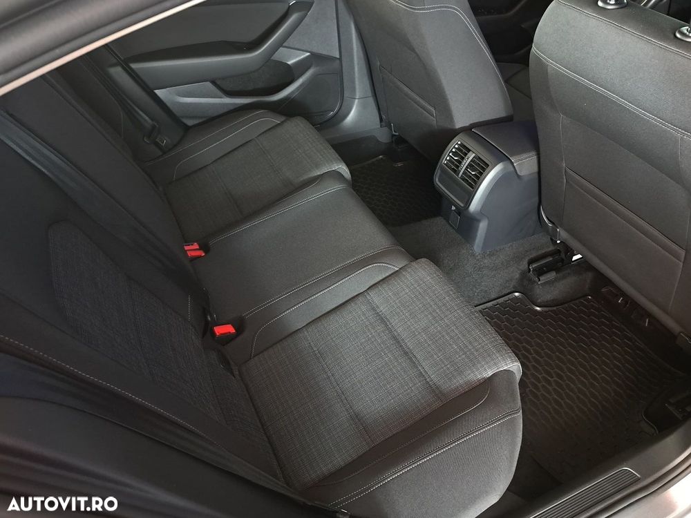 Volkswagen Passat - 19