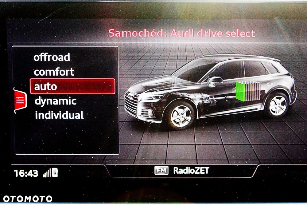 Audi Q5 55 TFSIe quattro S tronic S line - 28