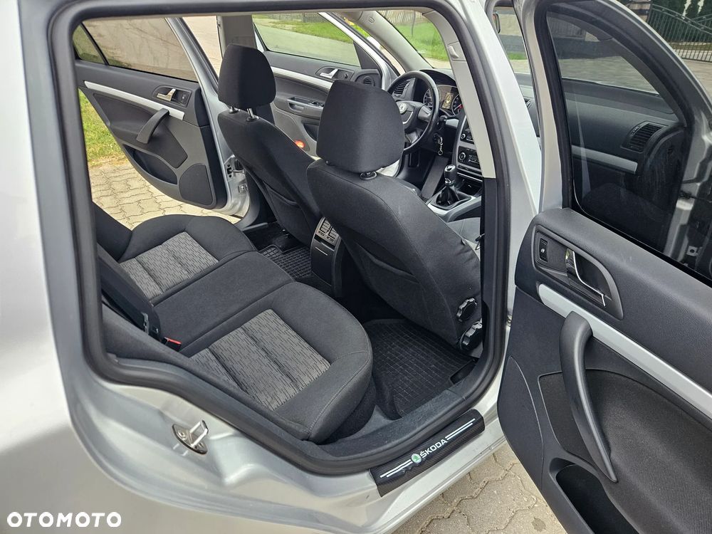 Skoda Octavia 1.6 TDI DPF Ambition - 12