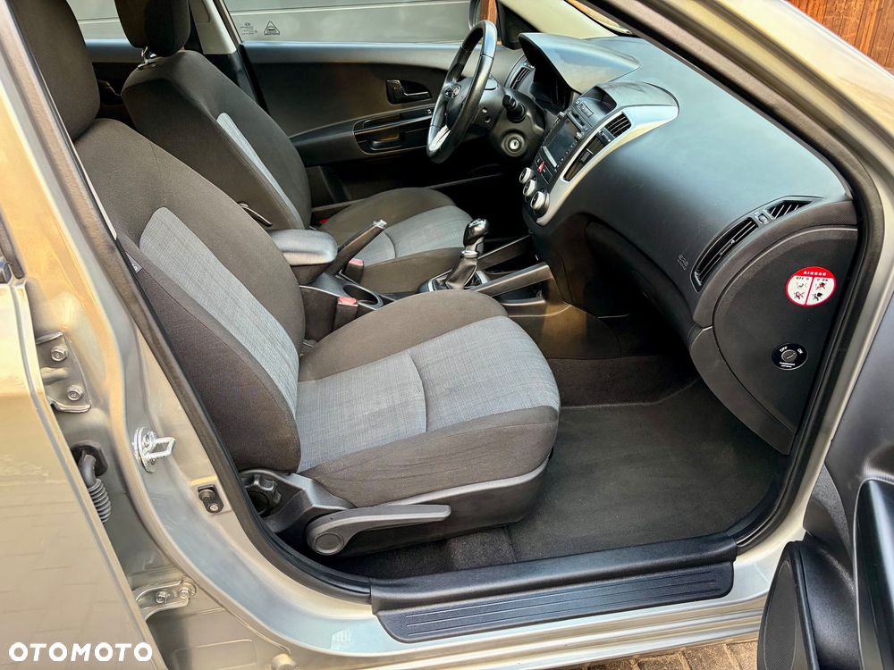 Kia Ceed 1.4 Comfort + - 25
