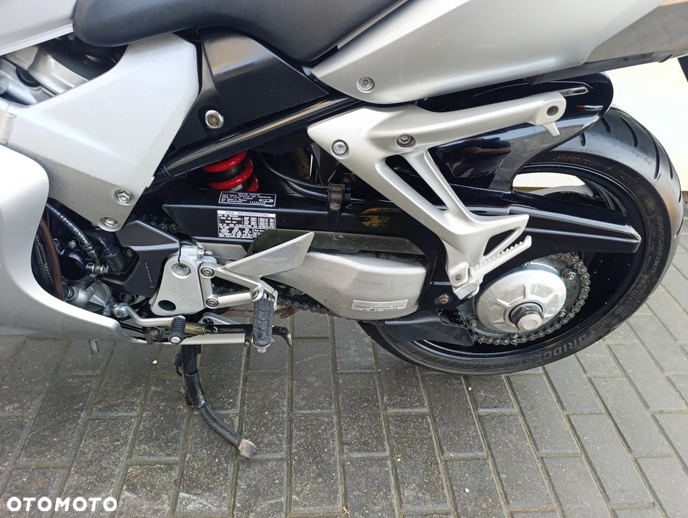 Honda VFR - 15