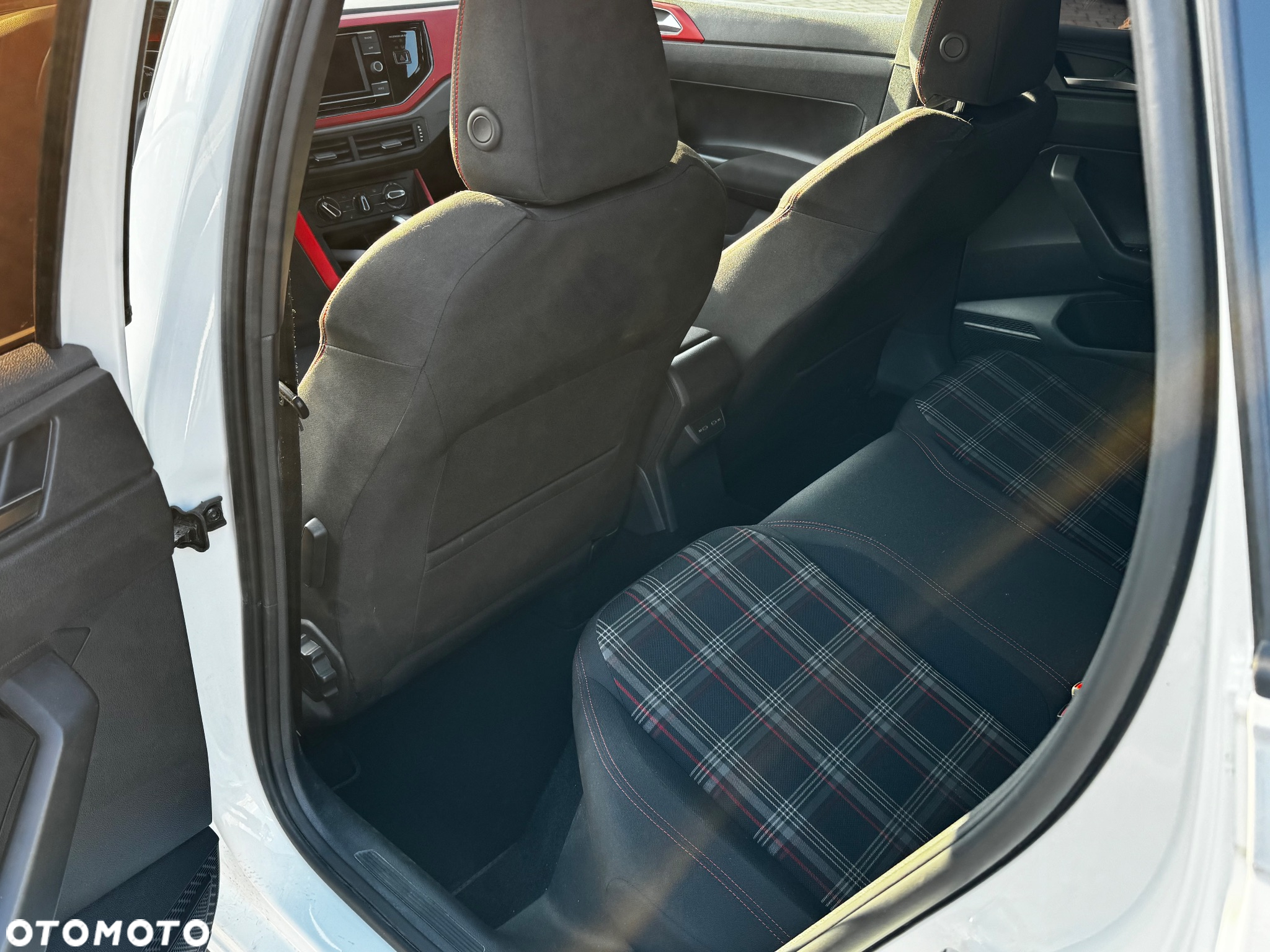 Volkswagen Polo 2.0 TSI OPF DSG GTI - 21