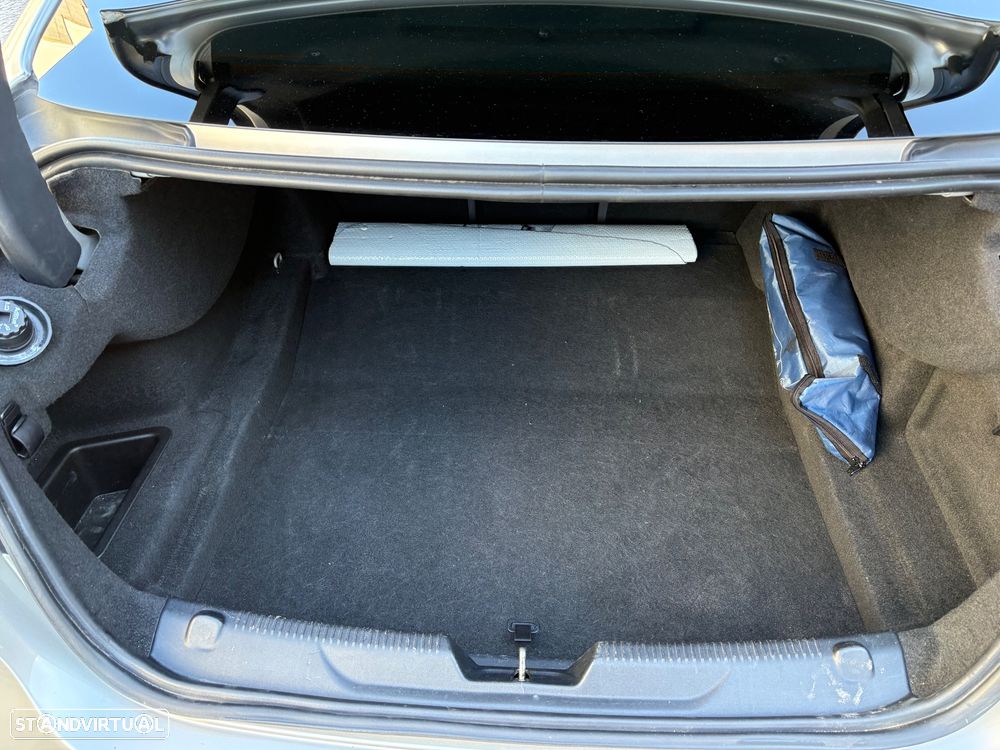 Jaguar XE 2.0 D R-Sport Aut. - 33