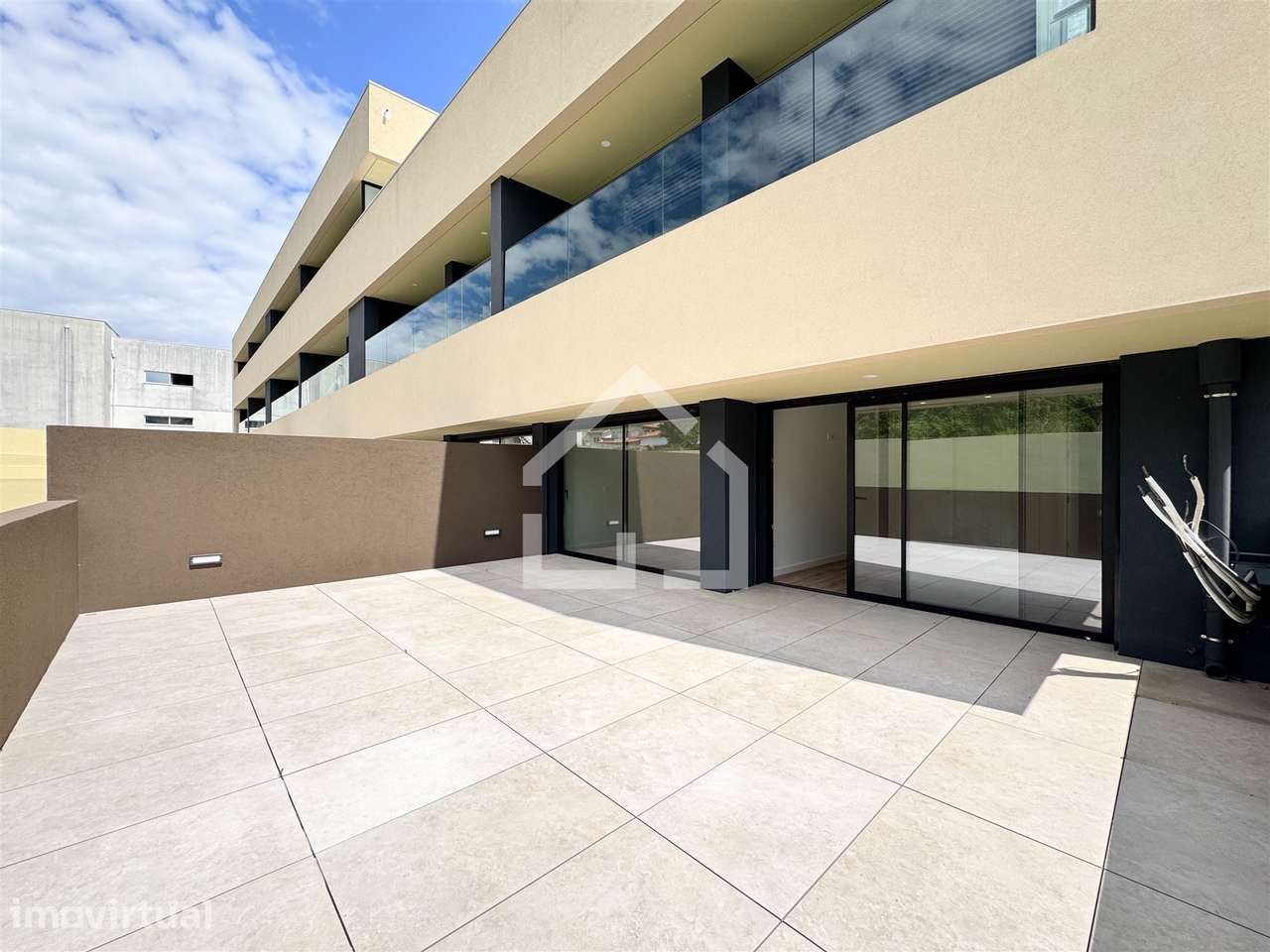 Apartamento T2 Venda em Santa Maria da Feira, Travanca, Sanfins e Espa - Grande imagem: 2/14