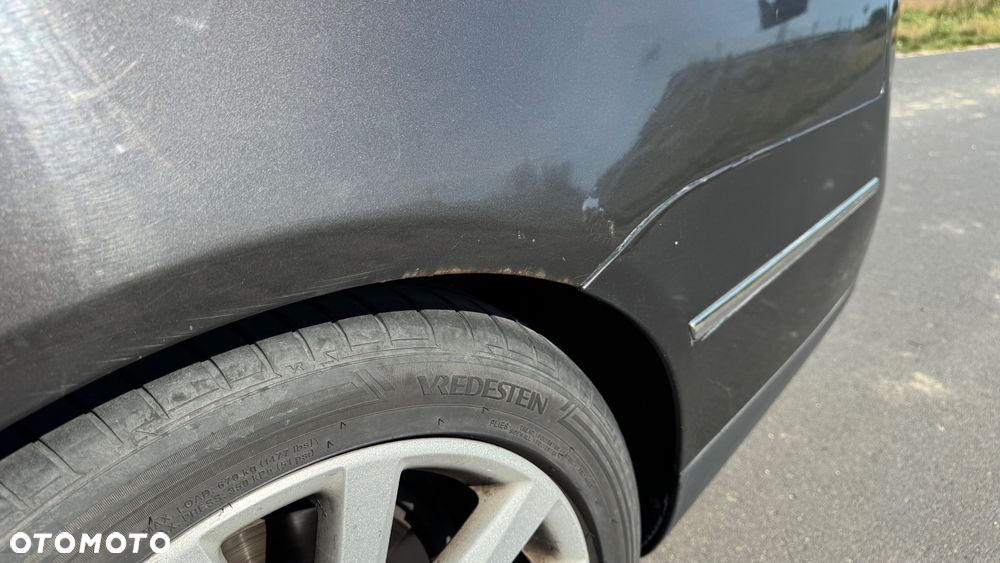Volkswagen Passat 2.0 TDI DPF Highline - 14