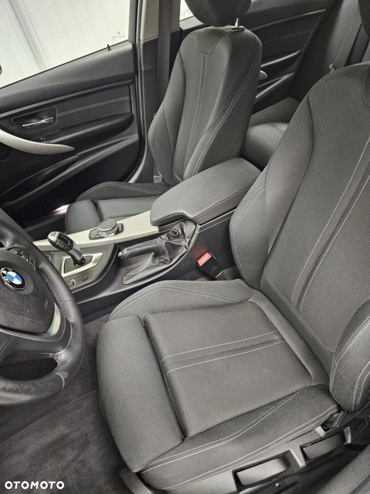BMW Seria 3 320d - 17