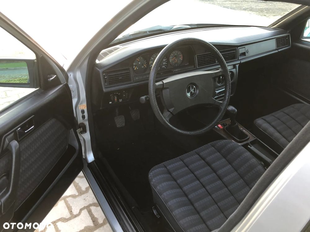 Mercedes-Benz W201 (190) - 16