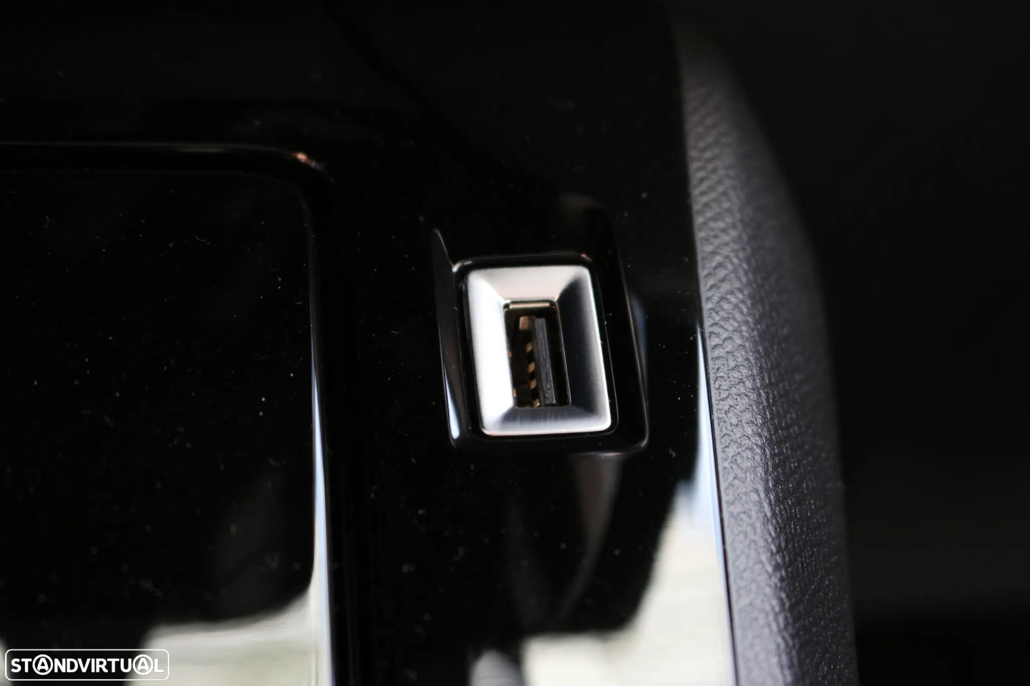 Peugeot e-2008 Allure+ - 34