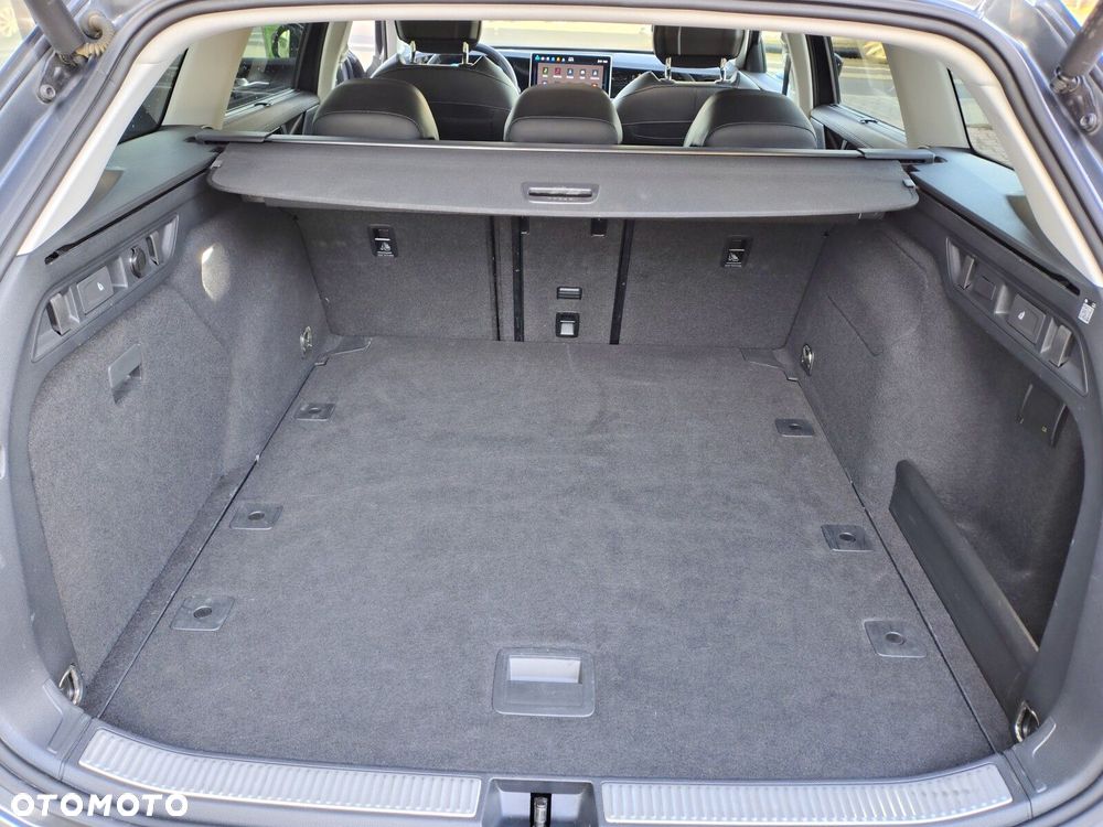 Volkswagen Passat 2.0 TDI SCR Style DSG - 29