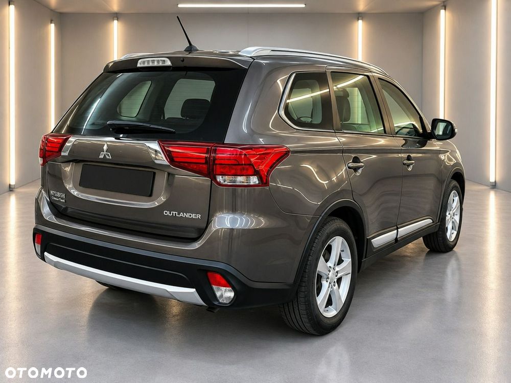Mitsubishi Outlander - 8