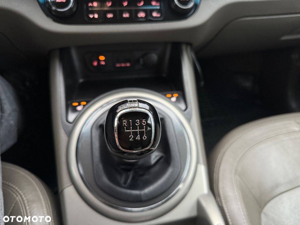 Kia Sportage 1.7 CRDI XL 2WD - 26