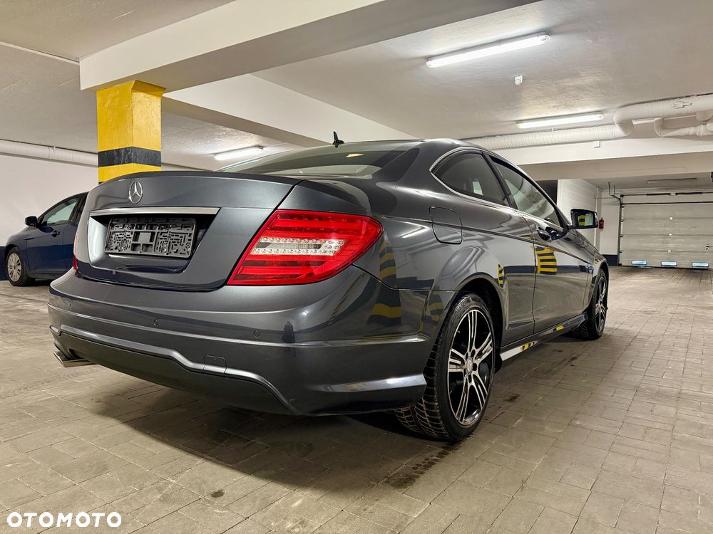 Mercedes-Benz Klasa C 180 Edition - 17