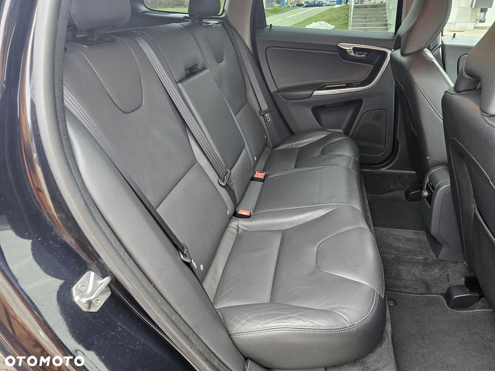 Volvo XC 60 D5 AWD Geartronic Summum - 20