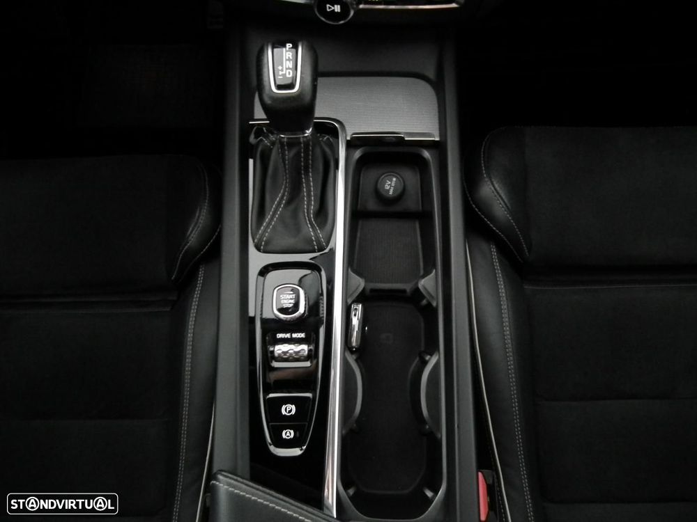 Volvo XC 60 2.0 D4 R-Design Geartronic - 9