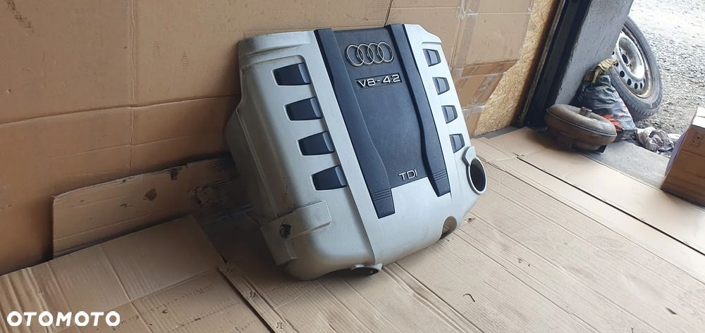 Osłona pokrywa silnika Audi A8 D3 4.2 TDI 057103925 - 4