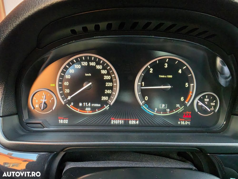 BMW Seria 5 525d xDrive - 17