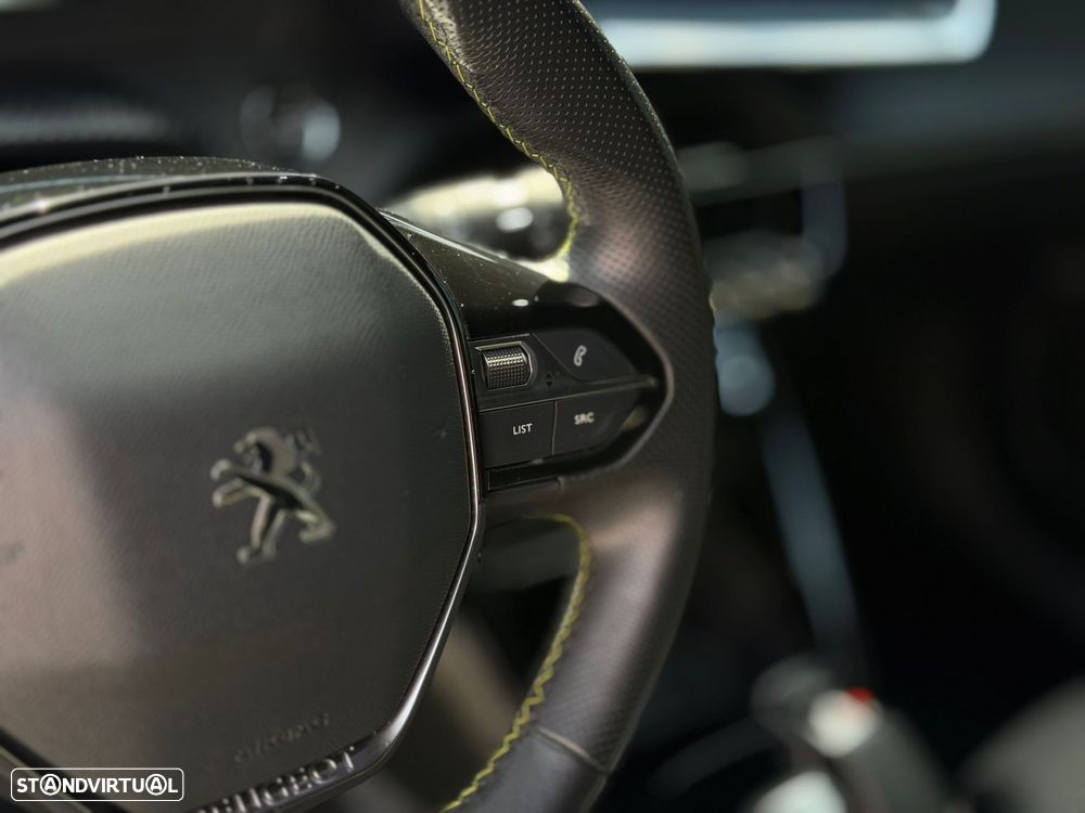Peugeot e-2008 50 kWh GT - 35