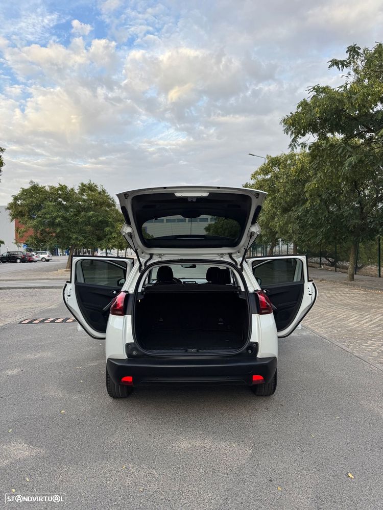 Peugeot 2008 1.2 VTi Allure - 27