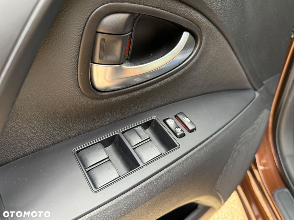 Toyota Avensis Touring Sports 1.8 Edition S+ - 32