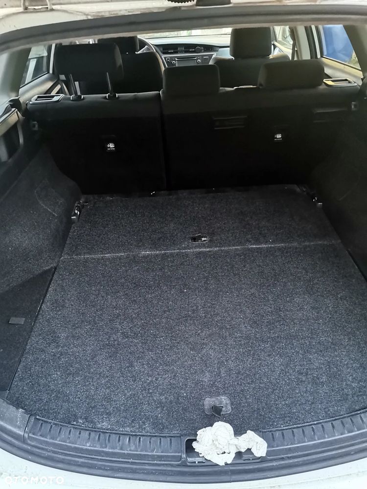 Toyota Auris - 11