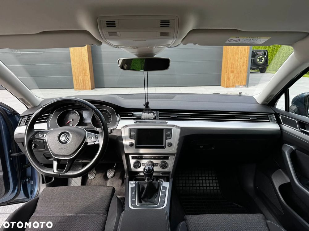 Volkswagen Passat - 9