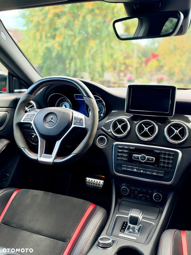 Mercedes-Benz CLA 45 AMG 4-Matic - 22
