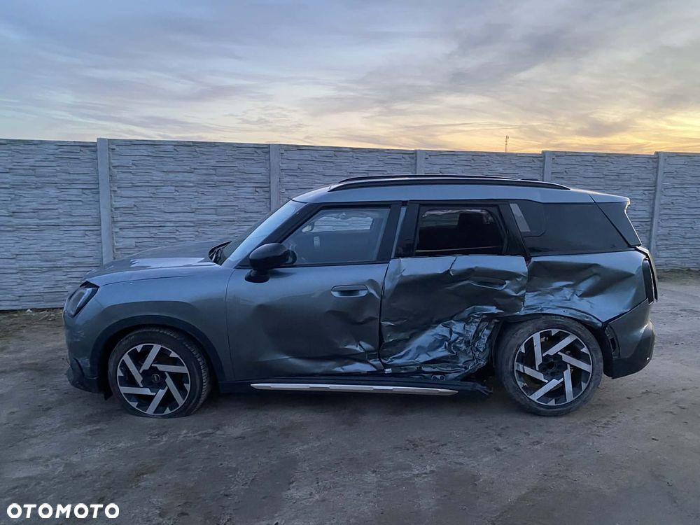 MINI Countryman E Essential Trim - 33