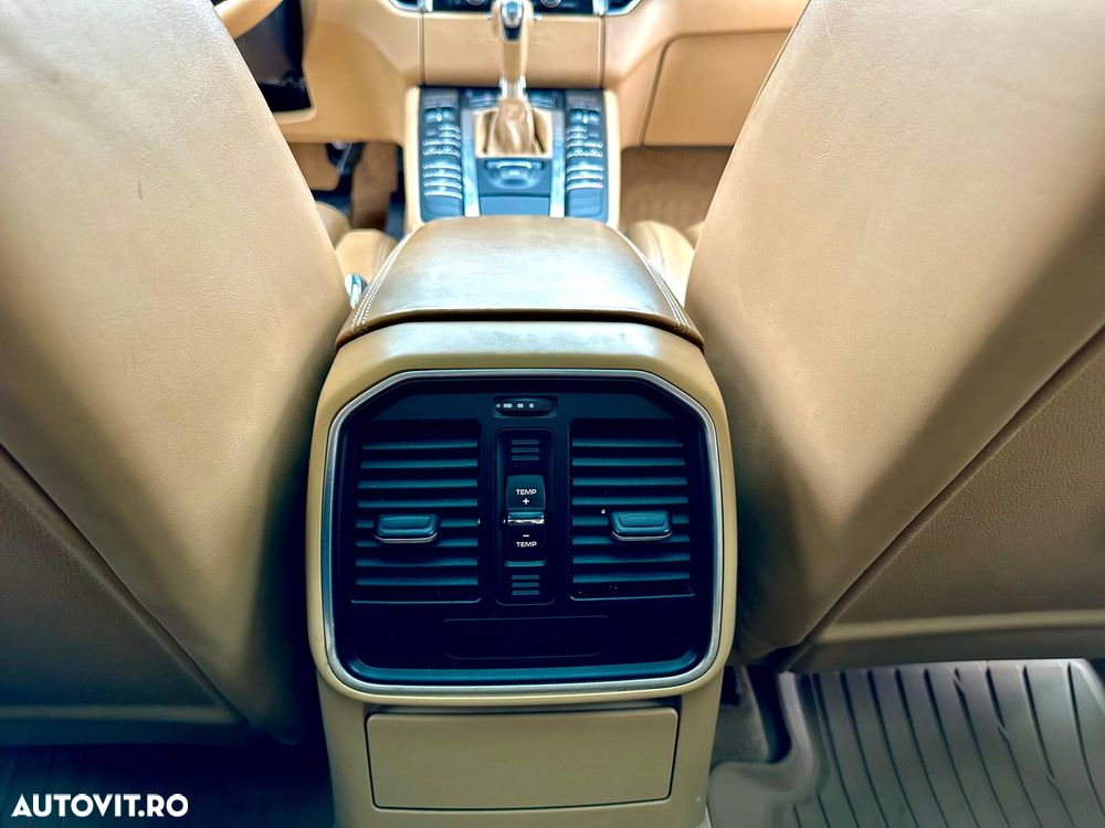 Porsche Macan - 22