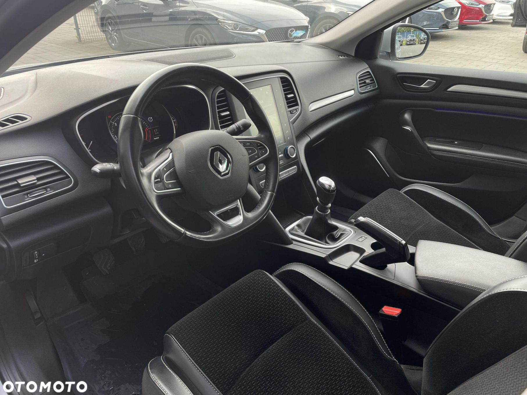 Renault Megane 1.5 Blue dCi Intens - 9