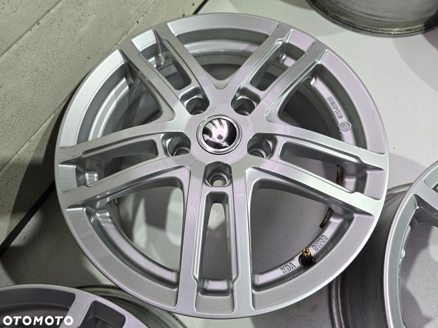 SKODA OCTAVIA II III IV SUPERB II 16 5x112 ET46 - 7