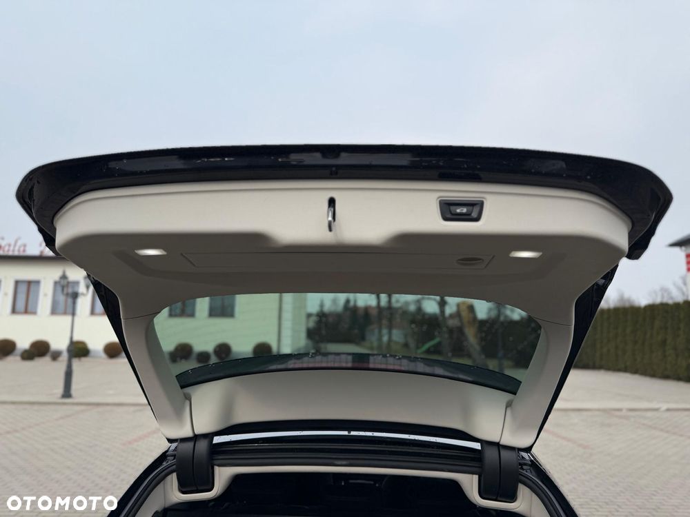 BMW Seria 3 320d Sport Line Shadow - 24