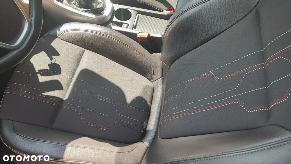 Opel Astra 1.4 Turbo 150 Jahre - 27
