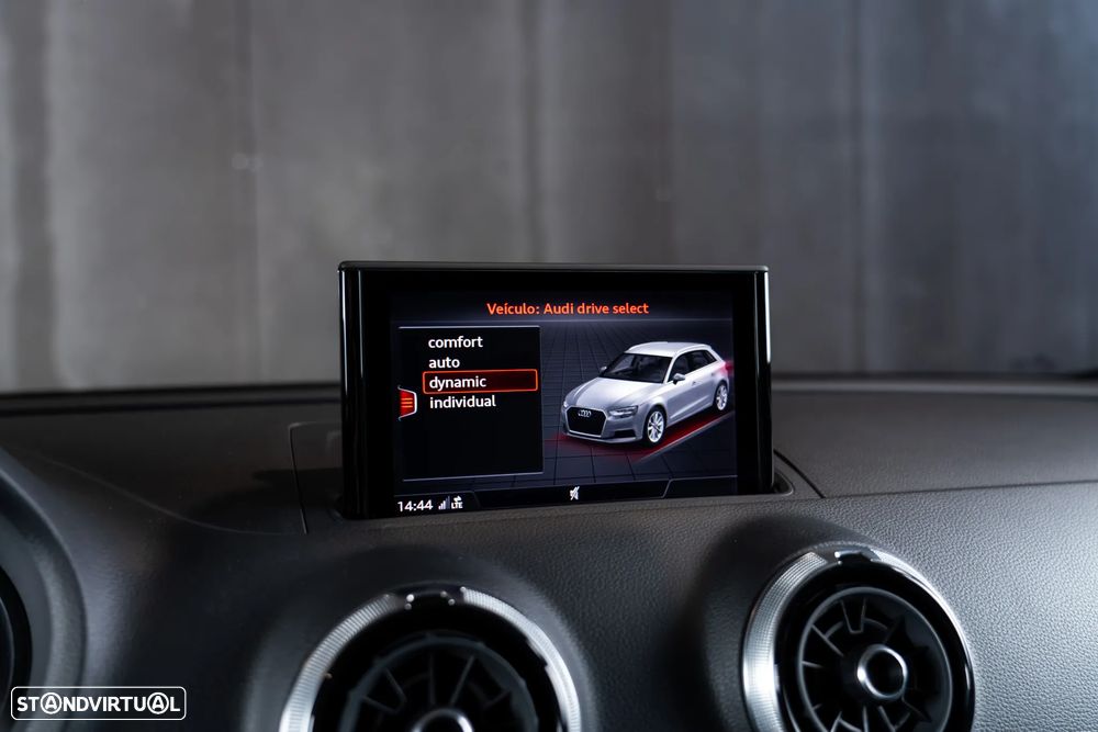 Audi RS3 Sportback 2.5 TFSI quattro S tronic - 17