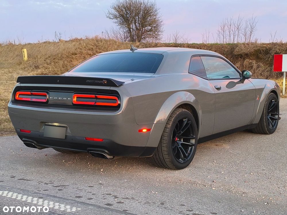 Dodge Challenger 6.4 Scat Pack Widebody - 13