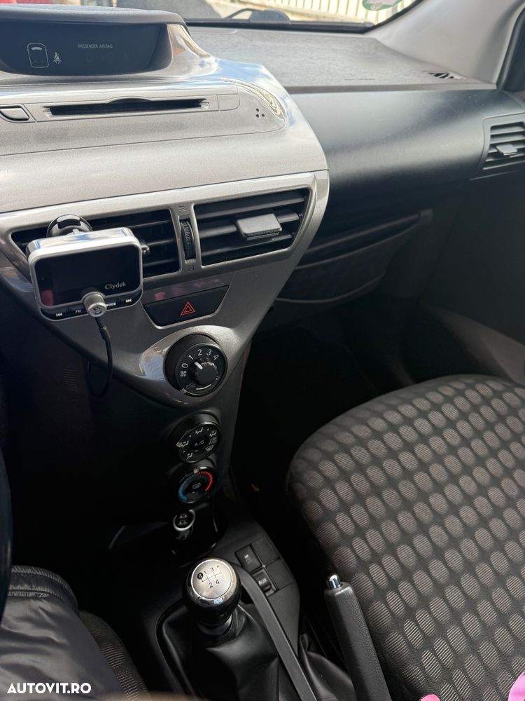 Toyota iQ 1.0 - 7