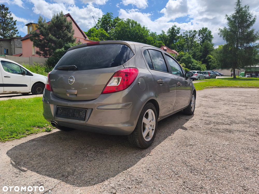 Opel Corsa 1.4 16V Color Edition - 11