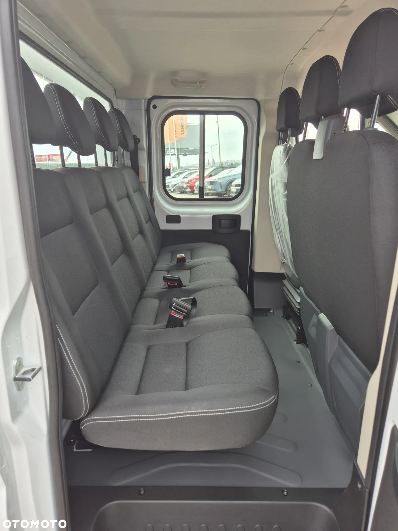 Peugeot Boxer Podwójna Kabina DOKA 7 miejsc L3 2.2 140KM 3.5t Skrzynia 3.6 x 2.1 - 14