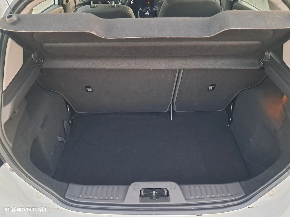 Ford Fiesta 1.5 TDCi Titanium - 23