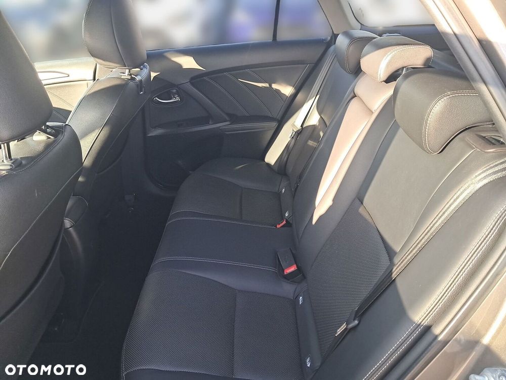 Toyota Avensis - 21