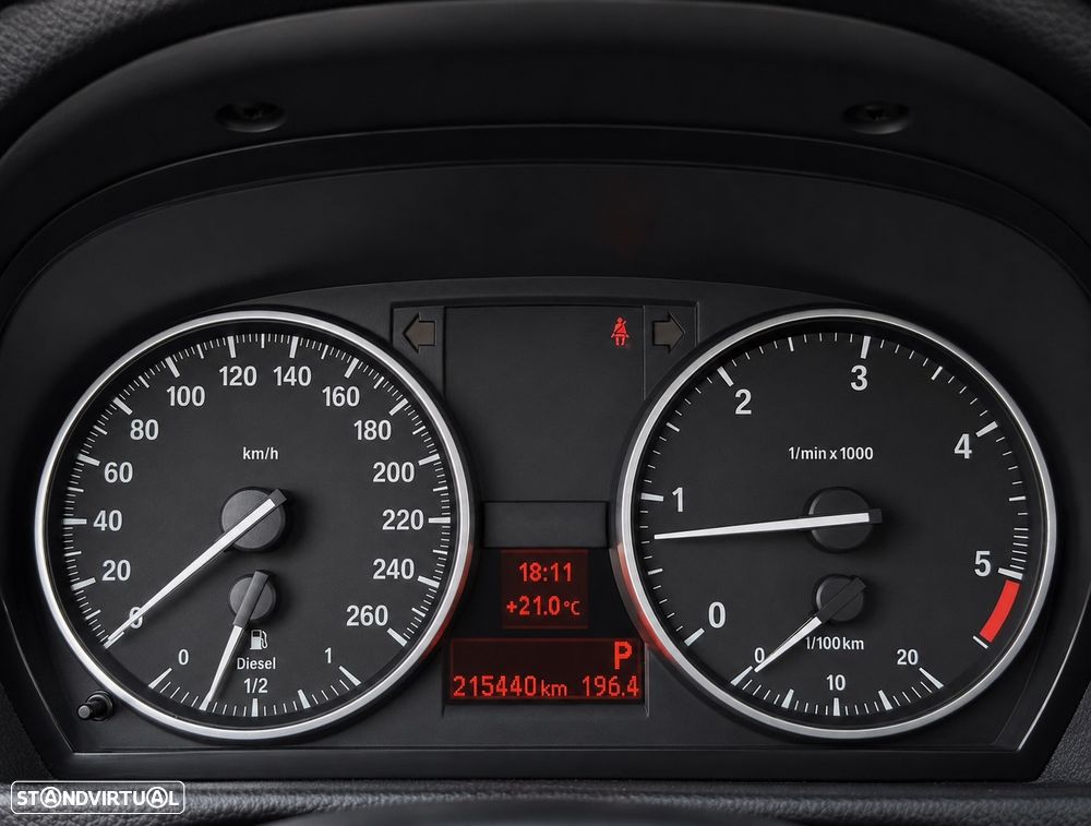 BMW 320 d Cabrio Exclusive Auto - 24