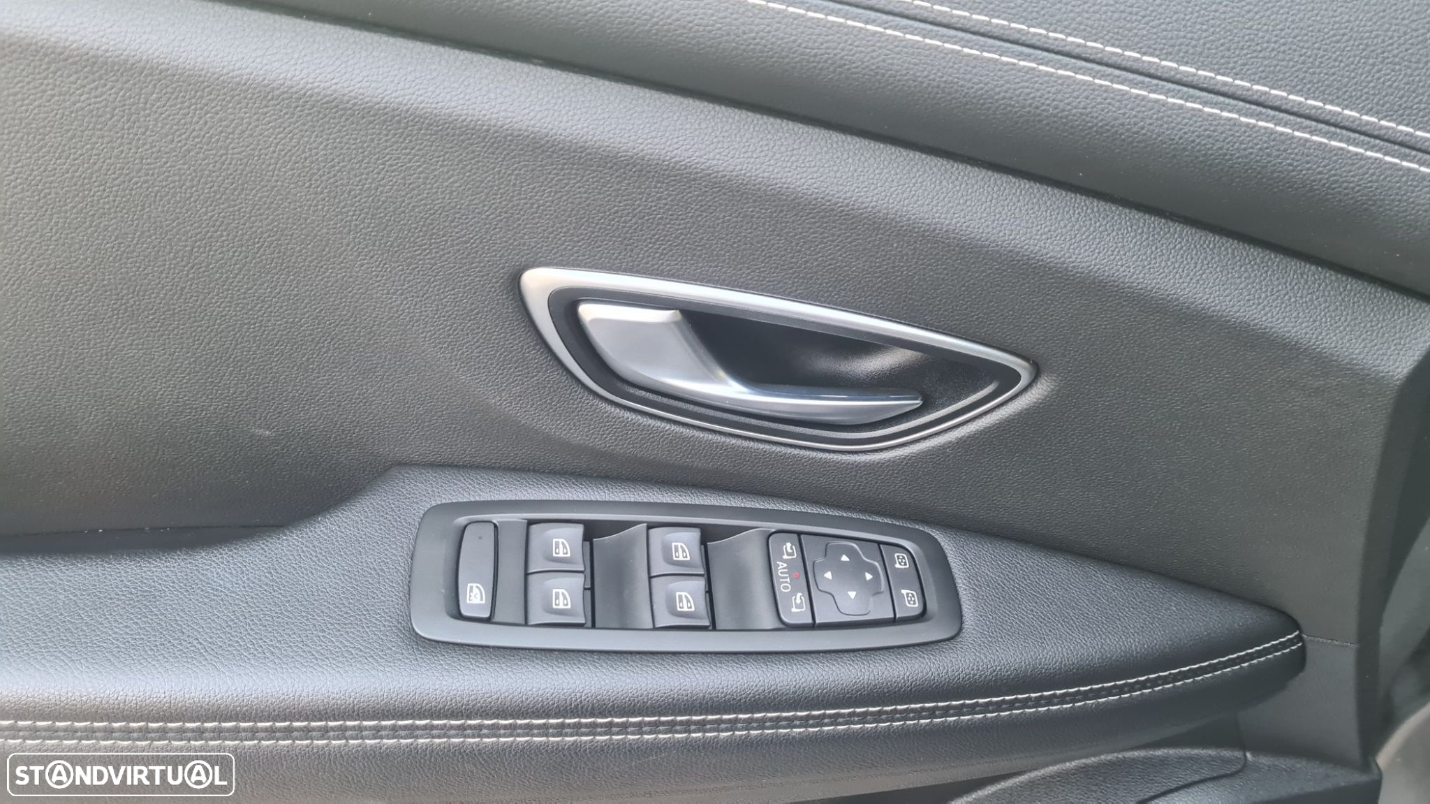 Renault Grand Scénic - 8